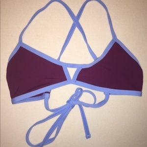 Jolyn Vent Top in Maroon and Blue